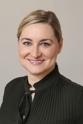 Mag.a Sabine Sommer übernimmt ab sofort als Senior
Manager External Communication & Media Relation die externe
Unternehmenskommunikation und Medienbetreuung bei Pfizer Austria