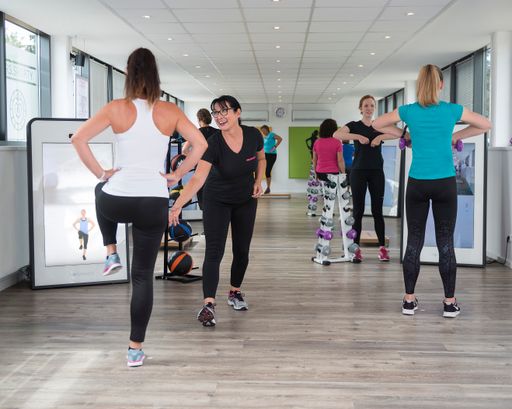 Das Mrs.Sporty Konzept setzt heute auf effektives funktionelles
Training in Kleingruppen und die Unterstützung durch digitale Smart
Trainer. ©Mrs.Sporty (Hinweis: Foto entstand in der Zeit vor Corona)
/ Weiterer Text über ots und www.presseportal.de/nr/60708 / Die
Verwendung dieses Bildes ist für redaktionelle Zwecke honorarfrei.
Veröffentlichung bitte unter Quellenangabe: "obs/Mrs.Sporty GmbH"