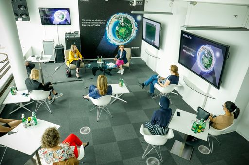  Frauenministerin Susanne Raab trifft Thales Women
In Network