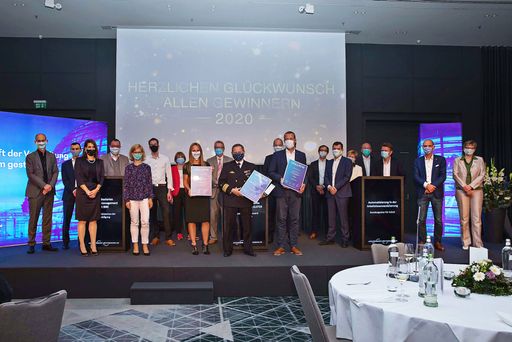 Herzlichen Glückwunsch an alle Gewinner des
eGovernment-Wettbewerbs 2020 / Weiterer Text über ots und
www.presseportal.de/nr/68073 / Die Verwendung dieses Bildes ist für
redaktionelle Zwecke honorarfrei. Veröffentlichung bitte unter
Quellenangabe: "obs/BearingPoint GmbH"