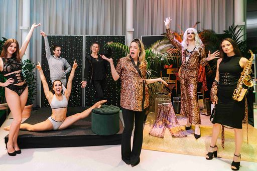 Designerin Marina Hoermanseder und die
KünstlerInnen des Launch-Events in der MQ Libelle