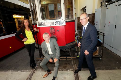 Vorschau Bild von Öffi-Stadträtin Ulli Sima, Wiener-Linien-GF Günter Steinbauer und
Wiener Standortanwalt Alexander Biach