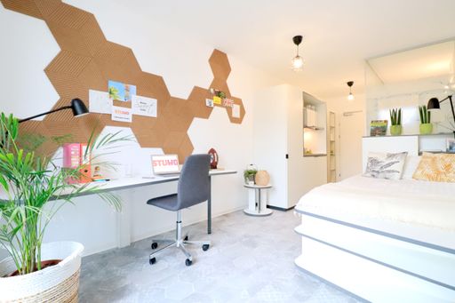 Vorschau Bild von Das STUWO Studentenheim Linz verfügt vorwiegend über
Einzel-Apartments in unterschiedlichen Größen, teilweise auch mit
Loggia oder Balkon. Alle Apartments verfügen über eine integrierte
Kleinküche, sowie ein Bad mit Dusche und WC.