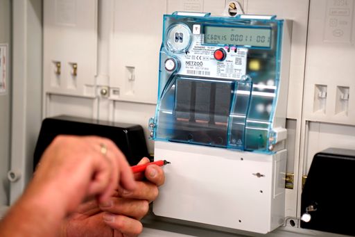 smart meter der Netz Oberösterreich beim Einbau