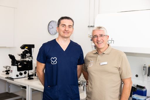  https://www.apa-fotoservice.at/galerie/23874 Im Bild v.l.n.r.
Mag. Dr. Reinhard Schwarz, Dr. med. Leonhard Loimer