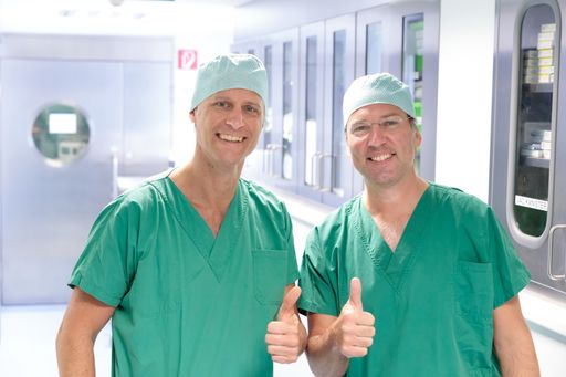 Im Bild v.l.n.r. Dr. Michael Lamche, MSc, MBA,
Erster Oberarzt an der Abteilung für Urologie und Andrologie und
Prim. Priv.-Doz. Dr. Anton Ponholzer, Vorstand der Abteilung für
Urologie und Andrologie im Krankenhaus der Barmherzigen Brüder Wien.