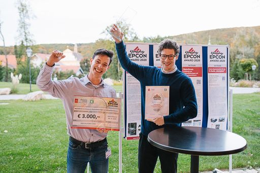  Mit ihrer Plattform „MeinStrom“ zur Umsetzung von
Mieterstrommodellen, konnten sich engagierte Studenten der FH
Technikum Wien den Award und das Preisgeld von 3.000 Euro sichern.
Die Idee Photovoltaik auf Mehrparteienhäuser zu simplifizieren ist
nicht so simpel wie es klingt, aber preisverdächtig ist sie allemal.