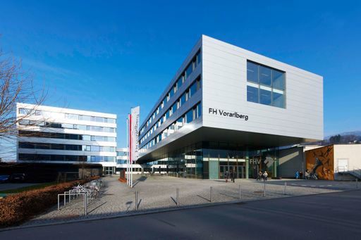  Der Studienbetrieb an der FH Vorarlberg wird derzeit im
Hybridmodus geführt.