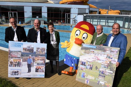 GF Christian Rotter, Dr. Dieter Rotter, Maskottchen HopiHo, Trude
Rotter, Stephan Rotter, Hoteldirektor Michael Taucher