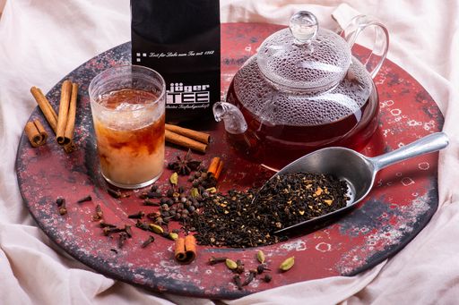 Chai Tee mit einem Schuss Milch Tee des Jahres 2020 bei JägerTEE,
Wiens ältestes Teefachgeschäft