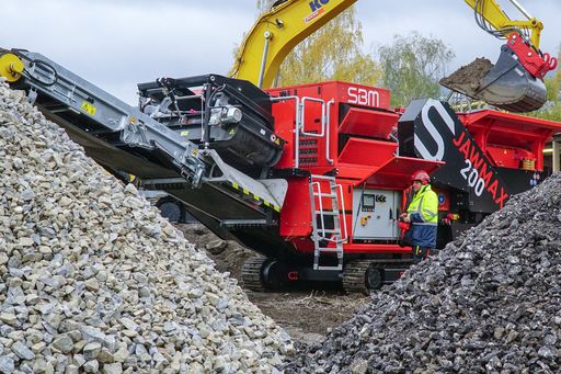 Vorschau Bild von Der neue JAWMAX® 200 ist das stärkste Leichtgewicht
in der Kompaktklasse der mobilen Backenbrecher.