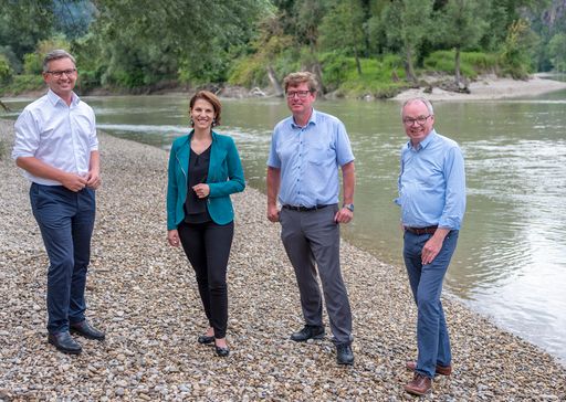 Vorschau Bild von Brunner, Edtstadler, Hasenbichler, Pernkopf machen
sich ein Bild des Projektgebiets