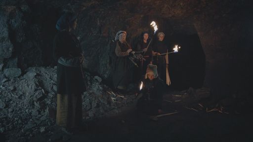Vorschau Bild von von links nach rechts - Fanny Krausz - Maria
Hofstaetter - Miriam Janhsen (Kind) im Bergwerk