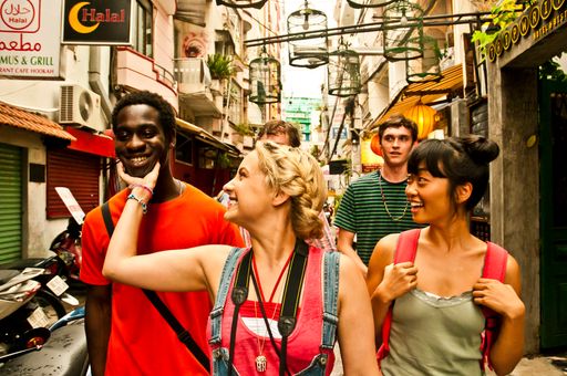 In "Gap Year" begibt sich eine ungleiche Reisegruppe auf eine
dreimonatige Reise durch Asien. (© ELEVEN FILM LIMITED MMXVII.) /
Weiterer Text über ots und www.presseportal.de/nr/127888 / Die
Verwendung dieses Bildes ist für redaktionelle Zwecke honorarfrei.
Veröffentlichung bitte unter Quellenangabe: "obs/FOX"