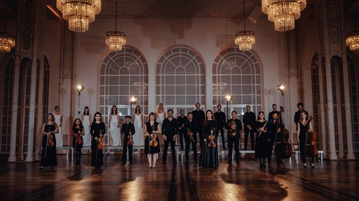  Sinfoglesia: Orchester mit Komponist und Produzent Christoph
Siemons / Weiterer Text über ots und www.presseportal.de/nr/121533 /
Die Verwendung dieses Bildes ist für redaktionelle Zwecke
honorarfrei. Veröffentlichung bitte unter Quellenangabe:
"obs/BurdaForward GmbH/Marc Bremer"