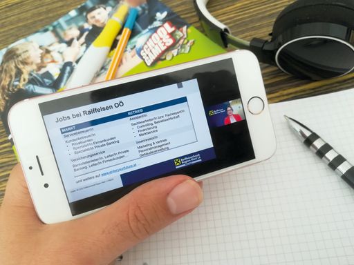 Vorschau Bild von Berufsorientierung am Handy bei den Online-Talent-Days