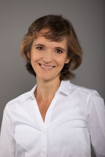  Dr.in Hemma Swoboda, Fachärztin für Psychiatrie und
psychotherapeutische Medizin sowie Psychotherapeutin, Obfrau von pro
mente Wien, der Gesellschaft für psychische und soziale Gesundheit.