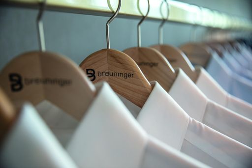 Vorschau Bild von Breuninger und Materialien / Auf dem Weg in eine
verantwortungsvollere Zukunft / Weiterer Text über ots und
www.presseportal.de/nr/105224 / Die Verwendung dieses Bildes ist für
redaktionelle Zwecke honorarfrei. Veröffentlichung bitte unter
Quellenangabe: "obs/E.Breuninger GmbH & Co./Breuninger"