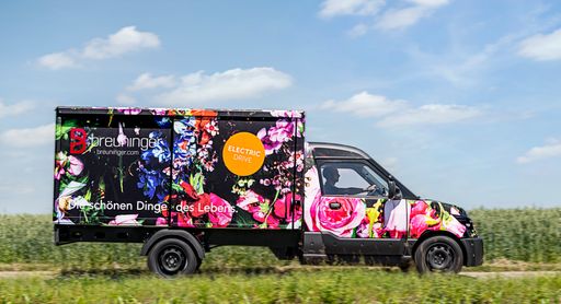 Vorschau Bild von Breuninger und Umwelt / Auf dem Weg in eine verantwortungsvollere
Zukunft / Weiterer Text über ots und www.presseportal.de/nr/105224 /
Die Verwendung dieses Bildes ist für redaktionelle Zwecke
honorarfrei. Veröffentlichung bitte unter Quellenangabe:
"obs/E.Breuninger GmbH & Co./Breuninger"