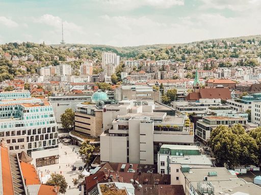 Vorschau Bild von Breuninger und Stadt / Weiterer Text über ots und
www.presseportal.de/nr/105224 / Die Verwendung dieses Bildes ist für
redaktionelle Zwecke honorarfrei. Veröffentlichung bitte unter
Quellenangabe: "obs/E.Breuninger GmbH & Co./Breuninger"