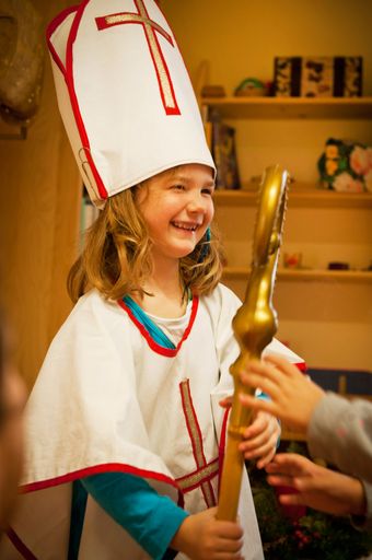 Nikolaus feiern in den Kindergärten und Horten der St.
Nikolausstiftung Das Bild darf ausschließlich im Zusammenhang mit
einer Berichterstattung über die St. Nikolausstiftung verwendet
werden.