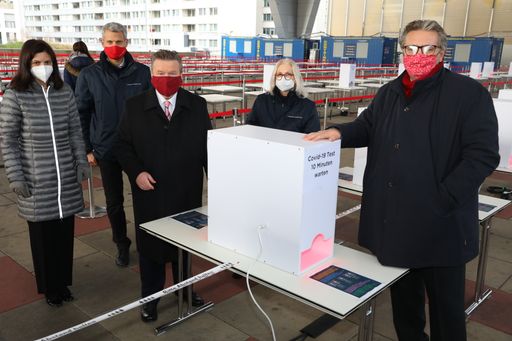Eröffnung der COVID-19-Antigen-Schnellteststraße
beim Austria Center Vienna