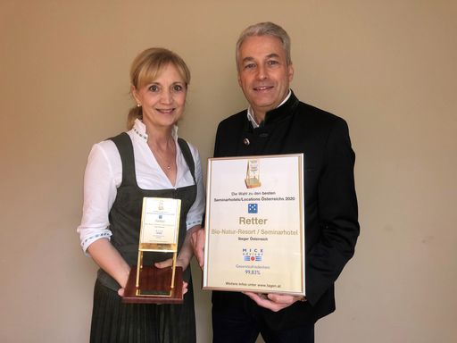 Vorschau Bild von li. Ulrike und re. Hermann Retter, Retter
Bio-Natur-Resort / Seminarhotel, Steiermark, Preisträger Das Goldene
Flipchart