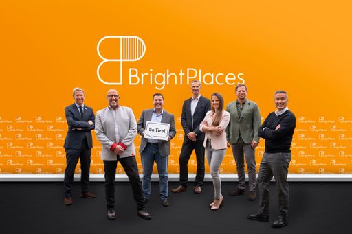  BrightPlaces startet durch (v.l.): Dietmar
Czernich, Peter Bodendörfer, Marcus Hofer (GF Standortagentur
Tirol), Gregor Matjan, Sabine Hodgson, Sven Thönes, Gernot Paesold