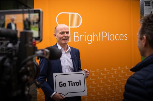 Vorschau Bild von Go Tirol, Go BrightPlaces! Christian Märk von der
Standortagentur Tirol gratulierte zum Start