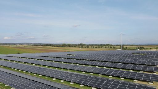 Vorschau Bild von OMV und VERBUND nehmen die größte
Flächen-Photovoltaikanlage in Österreich in Betrieb
