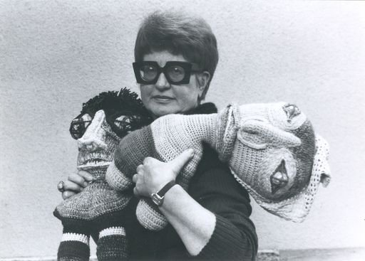 Vorschau Bild von Portrait Lieselott Beschorner mit "Puppas", 1982, Wien
Museum-MUSA