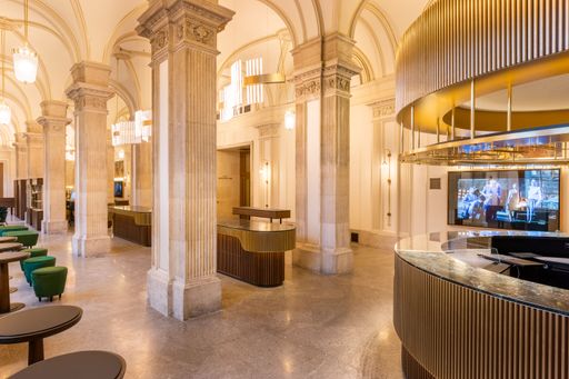 Vorschau Bild von Bundestheaterkassen im Opernfoyer der Wiener
Staatsoper