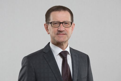 Vorschau Bild von Mag. Johann Minihuber, MBA MAS; Geschäftsführer des
Krankenhauses der Barmherzigen Schwestern Ried ©Krankenhaus Barmh.
Schwestern Ried / Schrattenecker-Fischer