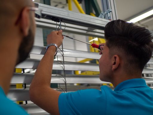 Vorschau Bild von Die österreichische Sonnenschutzindustrie bietet
die Lehrstellen der Zukunft.