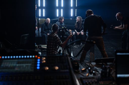 Vorschau Bild von Foto vom Videodreh zu Through the Night. Dieses
Foto wurde im Wr. Gasometer aufgenommen.