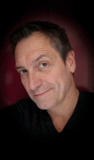 Vorschau Bild von Dieter Nuhr spielt sein aktuelles Programm "Kein Scherz!" am
08.08.21 auf der Donaubühne Tulln