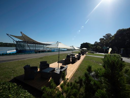 Vorschau Bild von Ambiente Donaubuehne Tulln - viel Platz - viel Luft - Kabarett &
Comedy im Sommer