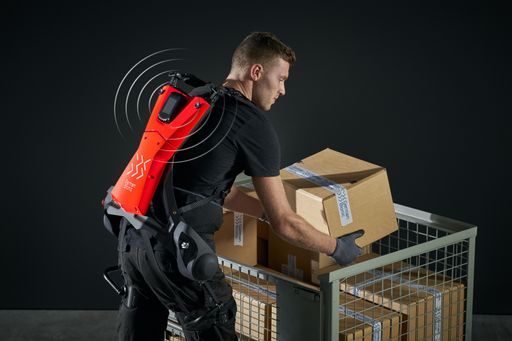 In Logistik- und Intralogistik-Prozessen wird das vernetzte
Exoskelett Cray X zum intelligenten Bindeglied zwischen Mensch und
Maschine / Robotik-Spezialist German Bionic erhält 20 Millionen
US-Dollar Wachstumskapital / Samsung Catalyst, MIG AG, Storm
Ventures, Benhamou Global Ventures und IT Farm investieren in
Robotik-Technologieführer für industrielle Exoskelette / Weiterer
Text über ots und www.presseportal.de/nr/126129 / Die Verwendung
dieses Bildes ist für redaktionelle Zwecke honorarfrei.
Veröffentlichung bitte unter Quellenangabe: "obs/Mert Dürümoglu / ©
German Bionic"