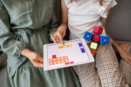 Vorschau Bild von Robo Wunderkind ist ein EdTech-Unternehmen mit
Hauptsitz in Wien, über 500 Schulen nutzen schon Robo Wunderkind.