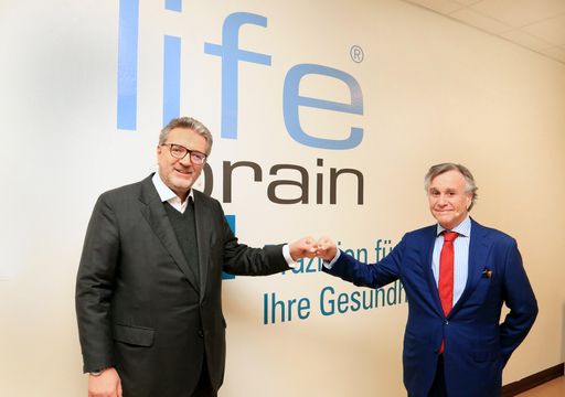 Vorschau Bild von https://www.apa-fotoservice.at/galerie/24366 30.000
PCR-Tests pro Tag: Die Lifebrain Group eröffnet in Wien eines der
modernsten Covid-10 Labors in Österreich. Auf dem Areal der Klinik
Penzing / Baumgartner Höhe eröffnet eines der modernsten COVID-19
Testlabors Österreichs, mit 140 neuen Arbeitsplätzen. Hinter dem
Großprojekt steht die in Österreich gegründete Lifebrain Group,
einer der Key Player im italienischen Labor-Sektor.