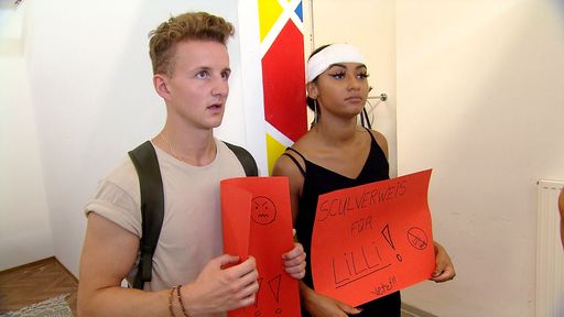 Vorschau Bild von Alexa will, dass Lilli für die Attacke an ihr büßt und die Schule
verlassen muss. / Winterpause bei "Krass Schule - Die jungen
Lehrer"- Fliegt Lilli von der Schule? / Weiterer Text über ots und
www.presseportal.de/nr/6605 / Die Verwendung dieses Bildes ist für
redaktionelle Zwecke honorarfrei. Veröffentlichung bitte unter
Quellenangabe: "obs/RTLZWEI"