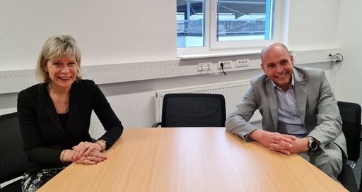 Petra Exner und Michael Hensoldt / Führungswechsel bei INSIGHT
Health: Petra Exner verabschiedet sich in den Vorruhestand /
Weiterer Text über ots und www.presseportal.de/nr/59267 / Die
Verwendung dieses Bildes ist für redaktionelle Zwecke honorarfrei.
Veröffentlichung bitte unter Quellenangabe: "obs/Insight
Health/Nadja Weber"