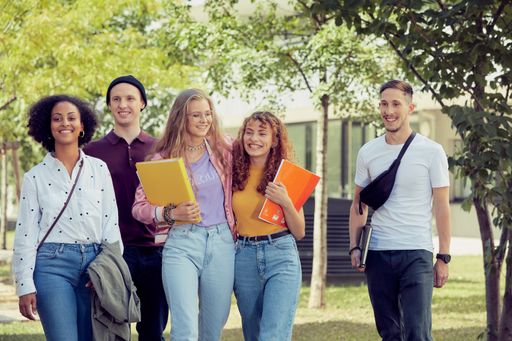 Wohnen mit FreundInnen und StudienkollegInnen im STUWO
Studentenheim