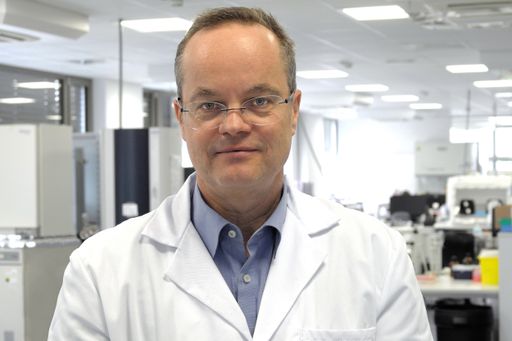 Vorschau Bild von Priv.-Doz. Dr. Markus Hell wirkt am Salzburger
Medilab, dem Lehrlabor der Paracelsus Medizinischen
Privatuniversität
