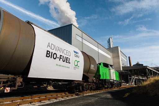 Mit der ersten erfolgreichen Probelieferung von
fortschrittlichem Bio-Ethanol starten die OMV und AustroCel ihre
langfristige Kooperation. Die Halleiner Bio-Ethanol-Anlage ist die
weltweit größte Bio-Ethanol-Anlage auf Holzbasis.
