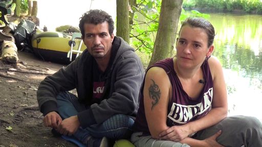 Evi und Masoud im Park / Weiterer Text über ots und
www.presseportal.de/nr/6605 / Die Verwendung dieses Bildes ist für
redaktionelle Zwecke honorarfrei. Veröffentlichung bitte unter
Quellenangabe: "obs/RTLZWEI"