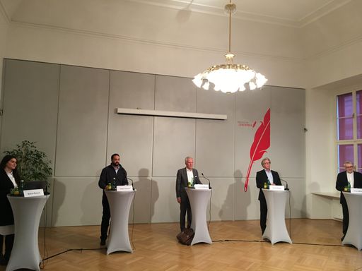 Redner Pressekonferenz