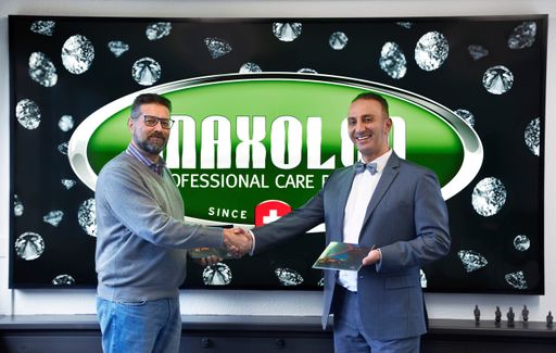 Links Bild: Alessandro Del Rosso, Mitinhaber und CEO DEGAMA Srl
(AUTOEQUIP LAVAGGI).