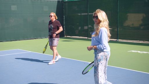 Vorschau Bild von Auf dem Tenniscourt zeigen sich Carmen und Robert als starkes
Doppel. / Weiterer Text über ots und www.presseportal.de/nr/6605 /
Die Verwendung dieses Bildes ist für redaktionelle Zwecke
honorarfrei. Veröffentlichung bitte unter Quellenangabe:
"obs/RTLZWEI"