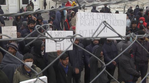 Vorschau Bild von Verzweifelt versuchen die geflüchteten Menschen auf
ihr unwürdiges Dasein aufmerksam zu machen.